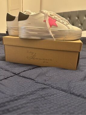 vintage havana Women's Platform Sneaker with Pink Star size 6.5